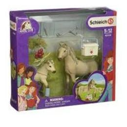 Schleich Hannah's First Aid Kit